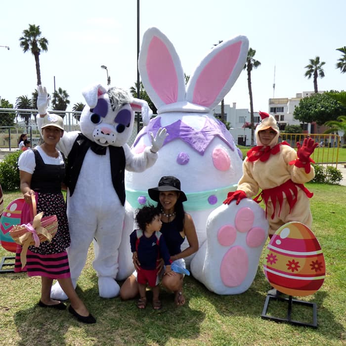 conejo-de-pascua-peru-escenografia-huevo-de-pascua-gigante