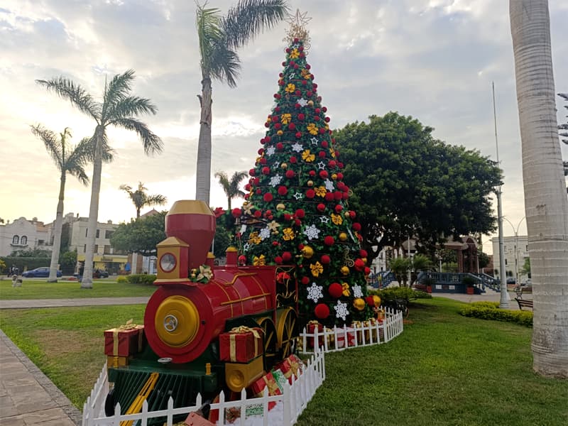 papa noel peru alquiler de arboles gigantes de 4 a 9 metros